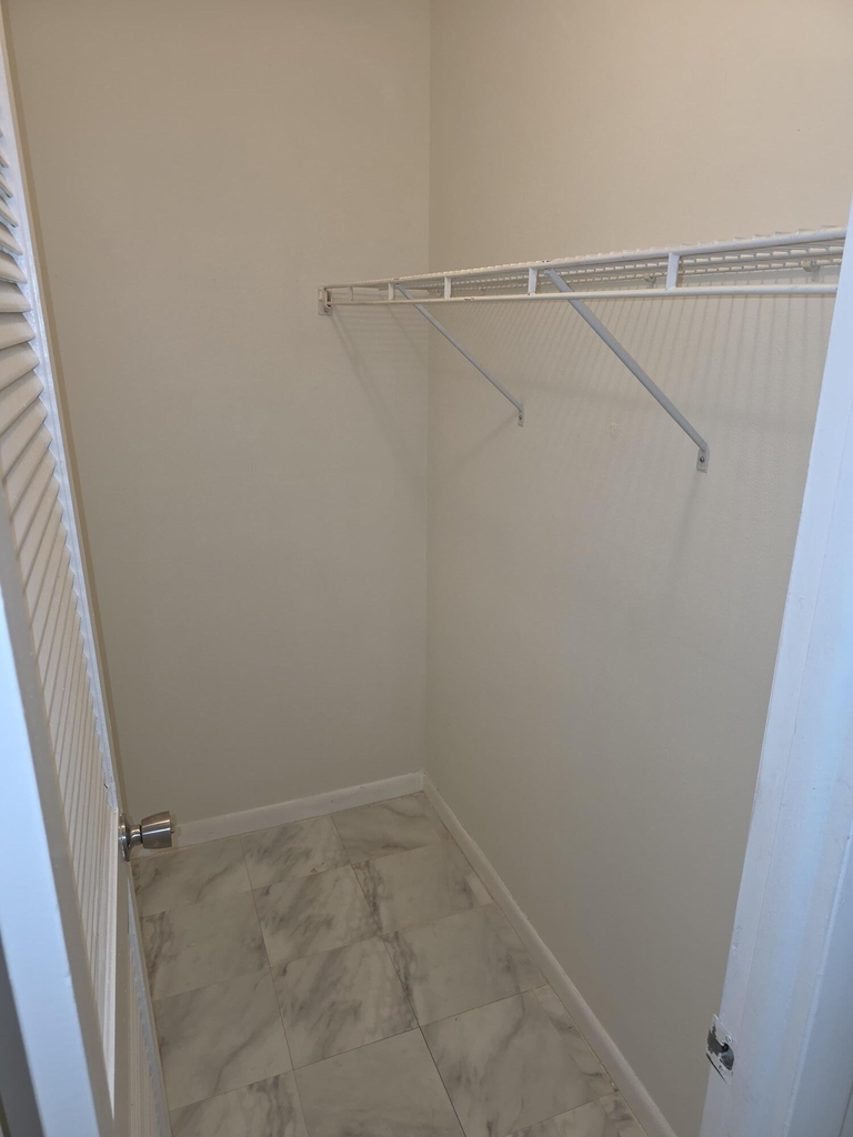 470 Executive Center Drive - Photo 12