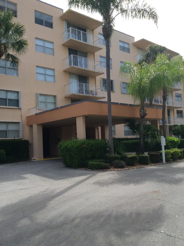 470 Executive Center Drive - Photo 22