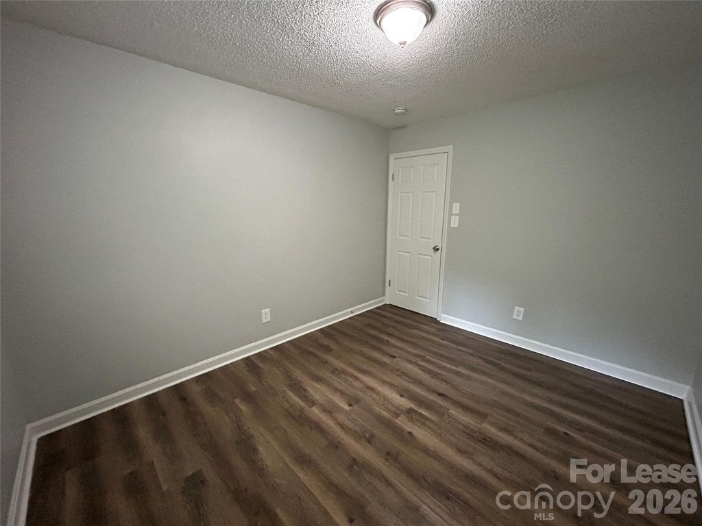 967 Canterbury Court - Photo 7