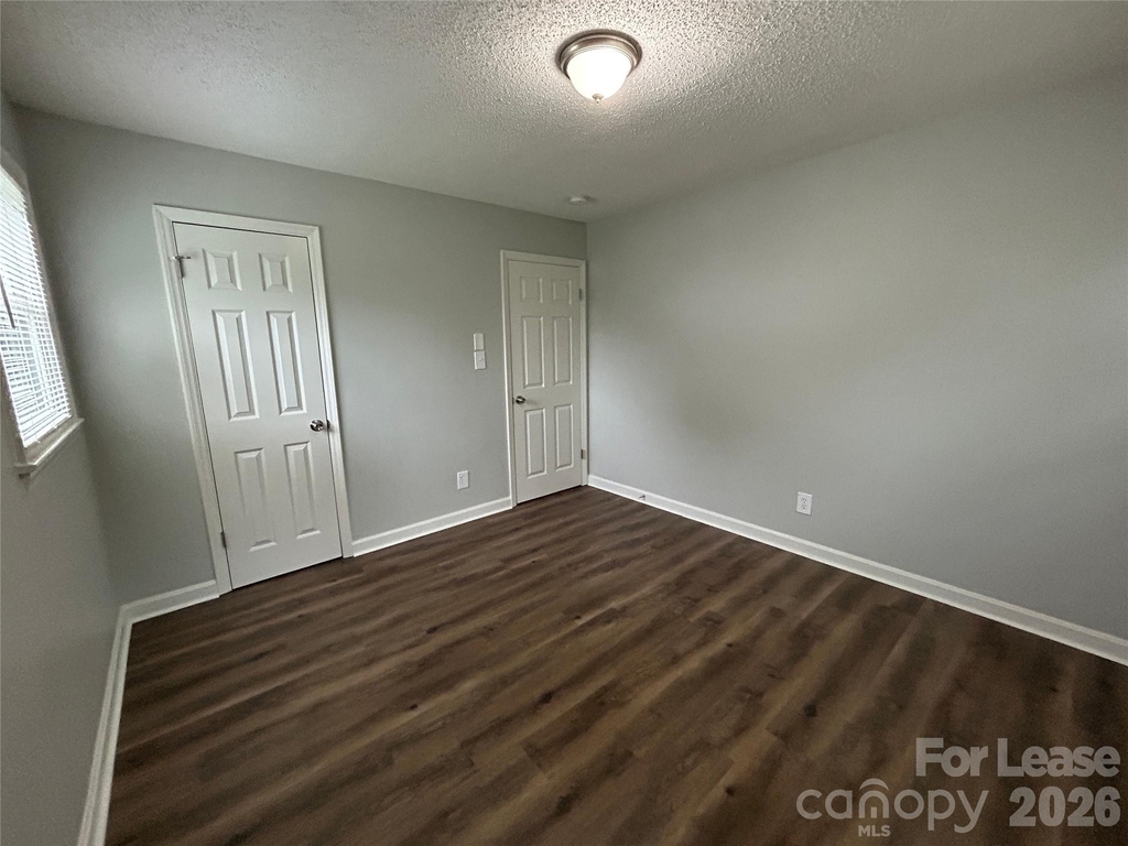 967 Canterbury Court - Photo 9
