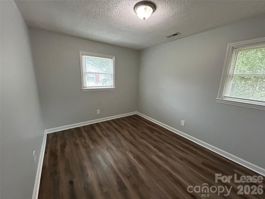967 Canterbury Court - Photo 11