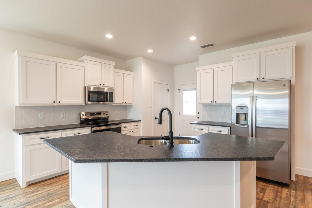 8001 Sawdust Trail - Photo 8