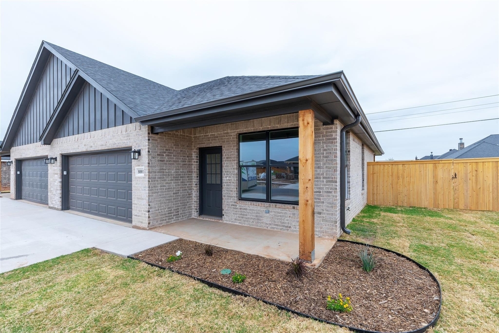 8001 Sawdust Trail - Photo 2