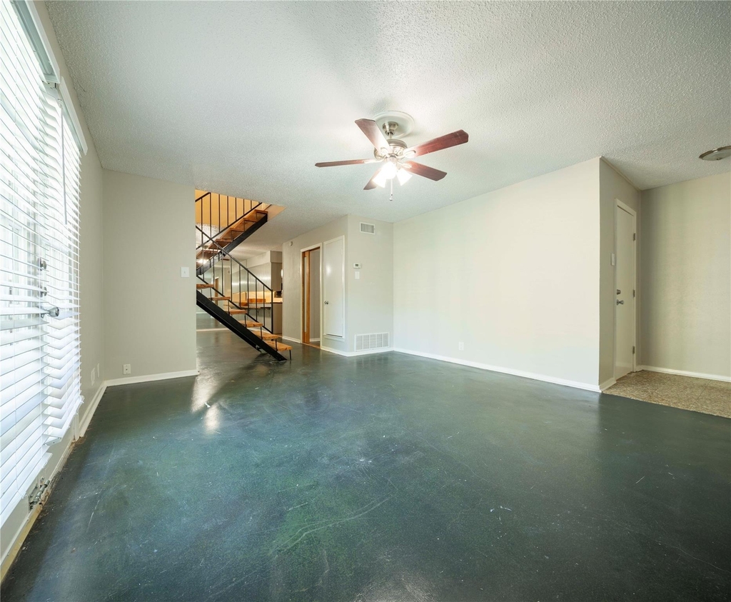 1717 N Locust Street - Photo 9