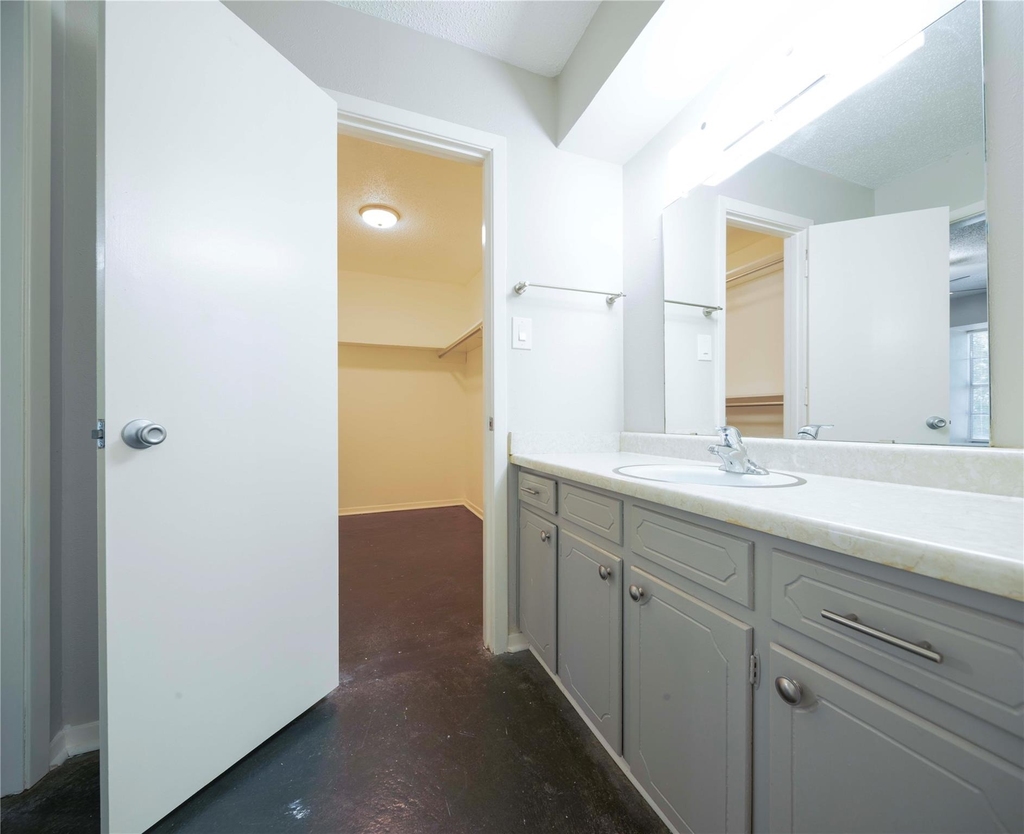 1717 N Locust Street - Photo 15