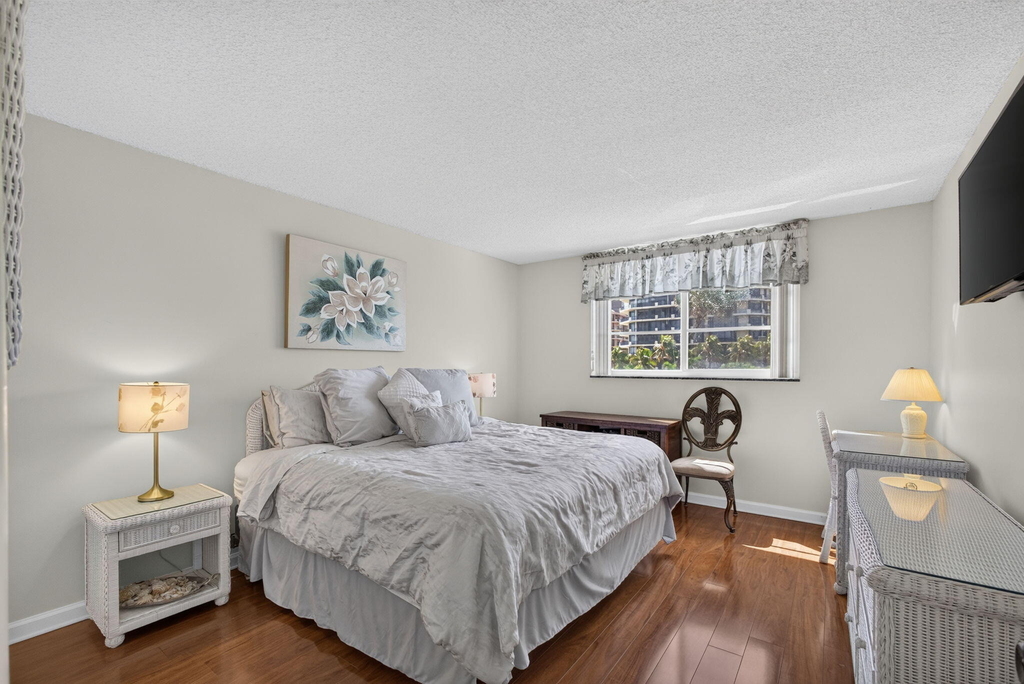 630 Ocean Drive - Photo 17