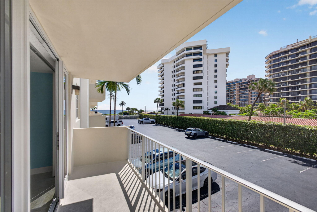 630 Ocean Drive - Photo 4