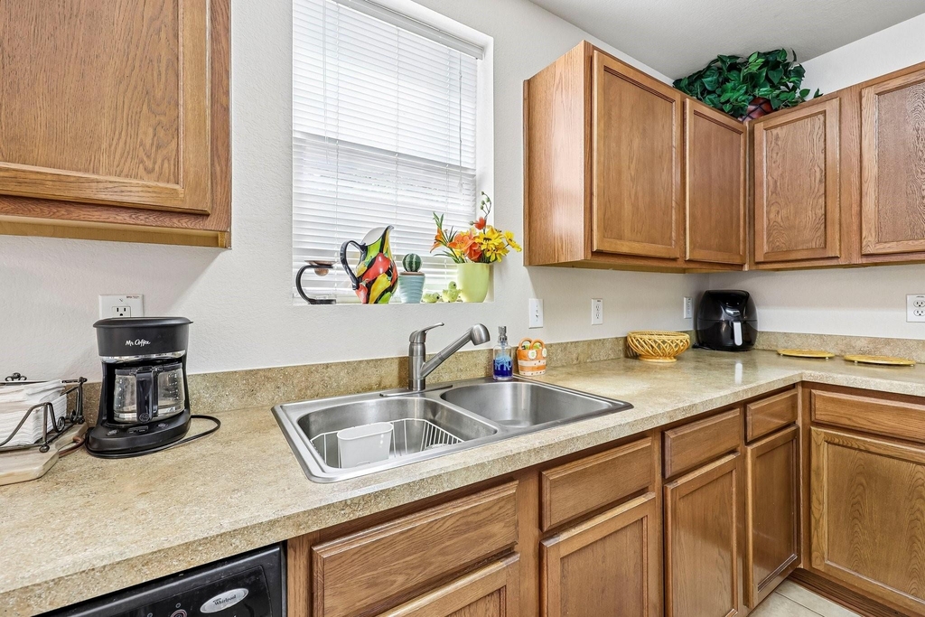 10719 Rankin Drive - Photo 9