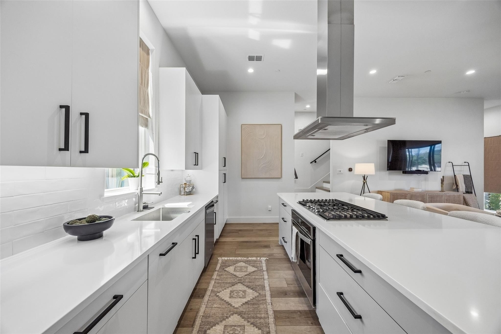 1865 Summit Avenue - Photo 10