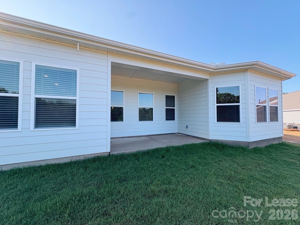 1038 Mapletree Lane - Photo 21