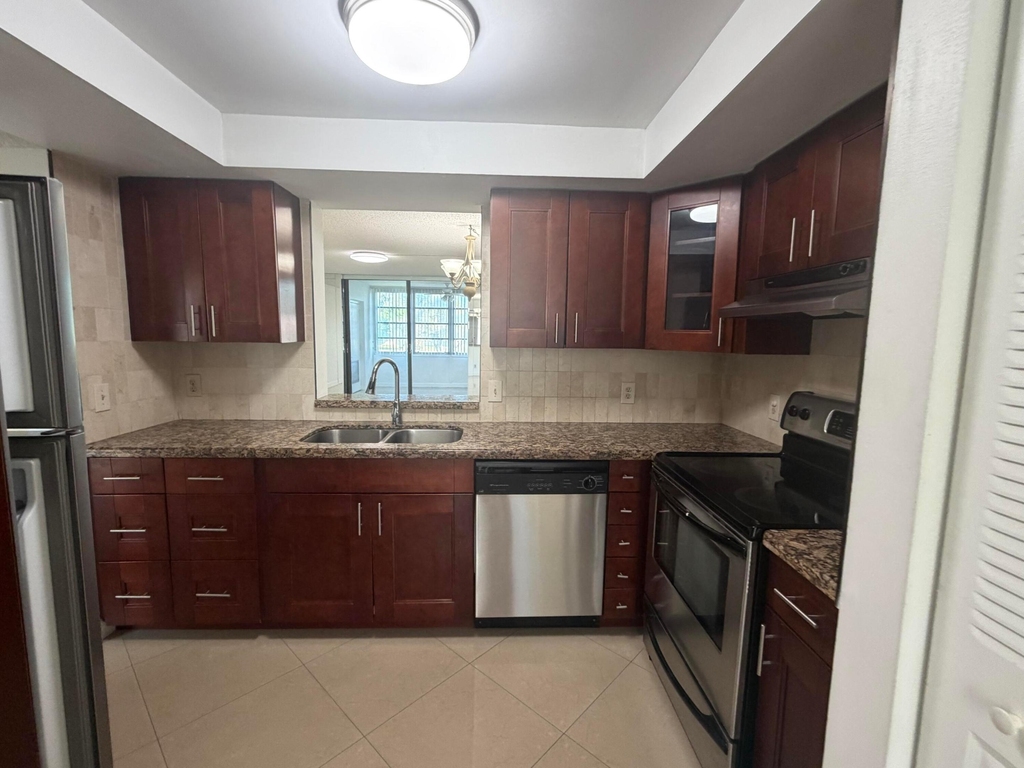 7380 Nw 18th Street - Photo 4