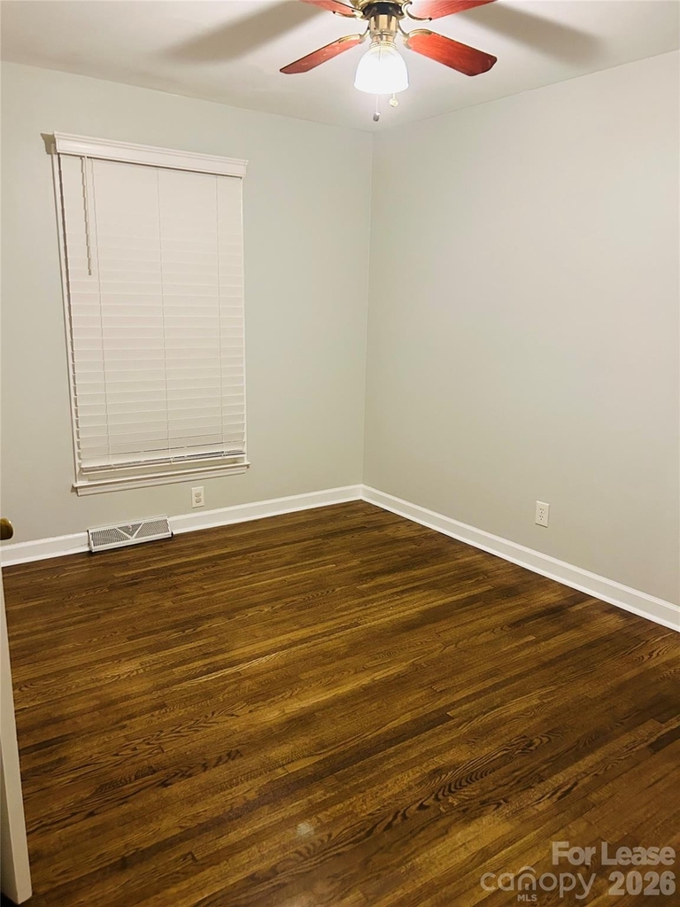 5344 Coburg Avenue - Photo 9