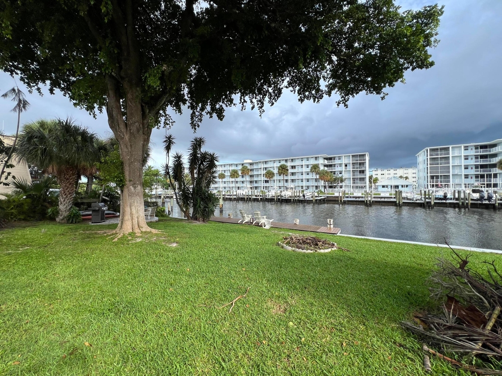 131 Shore Court - Photo 18