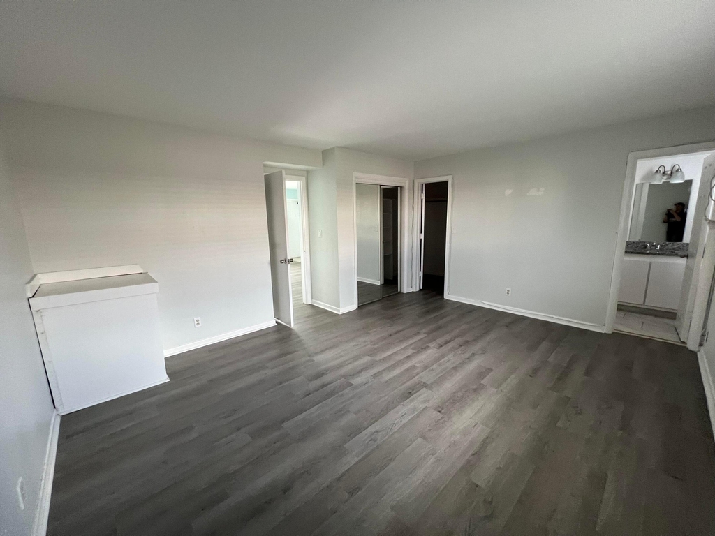 131 Shore Court - Photo 14