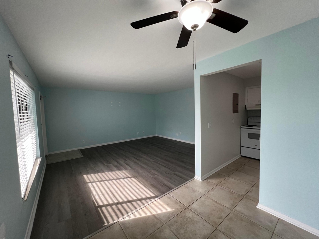 131 Shore Court - Photo 5