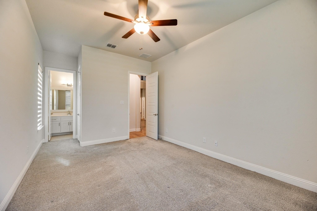 3107 Trinity Ridge Street - Photo 4