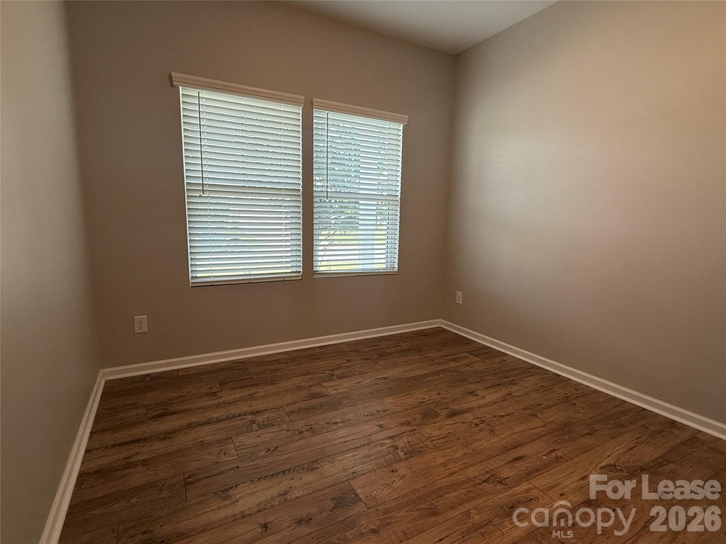 201 Old Harbor Drive - Photo 2