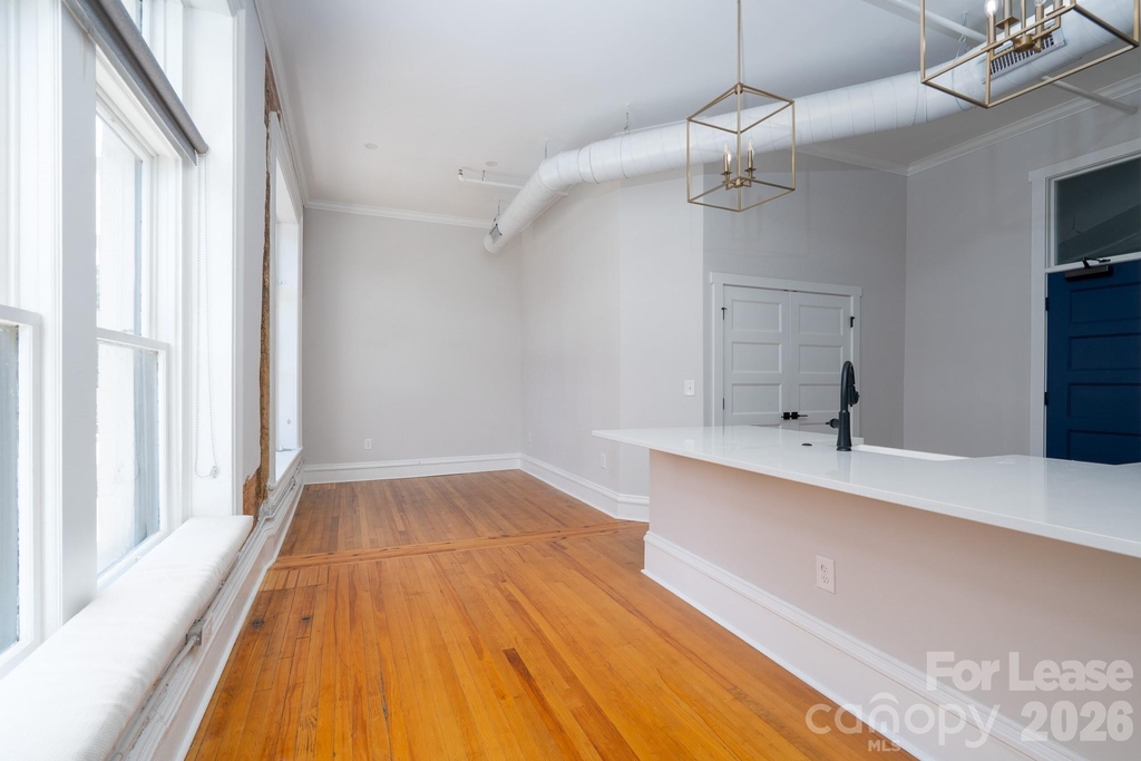 52 Union Street S - Photo 4