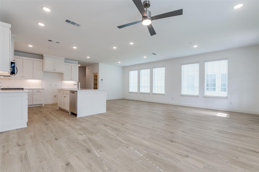 8864 Scarp Hill Lane - Photo 3