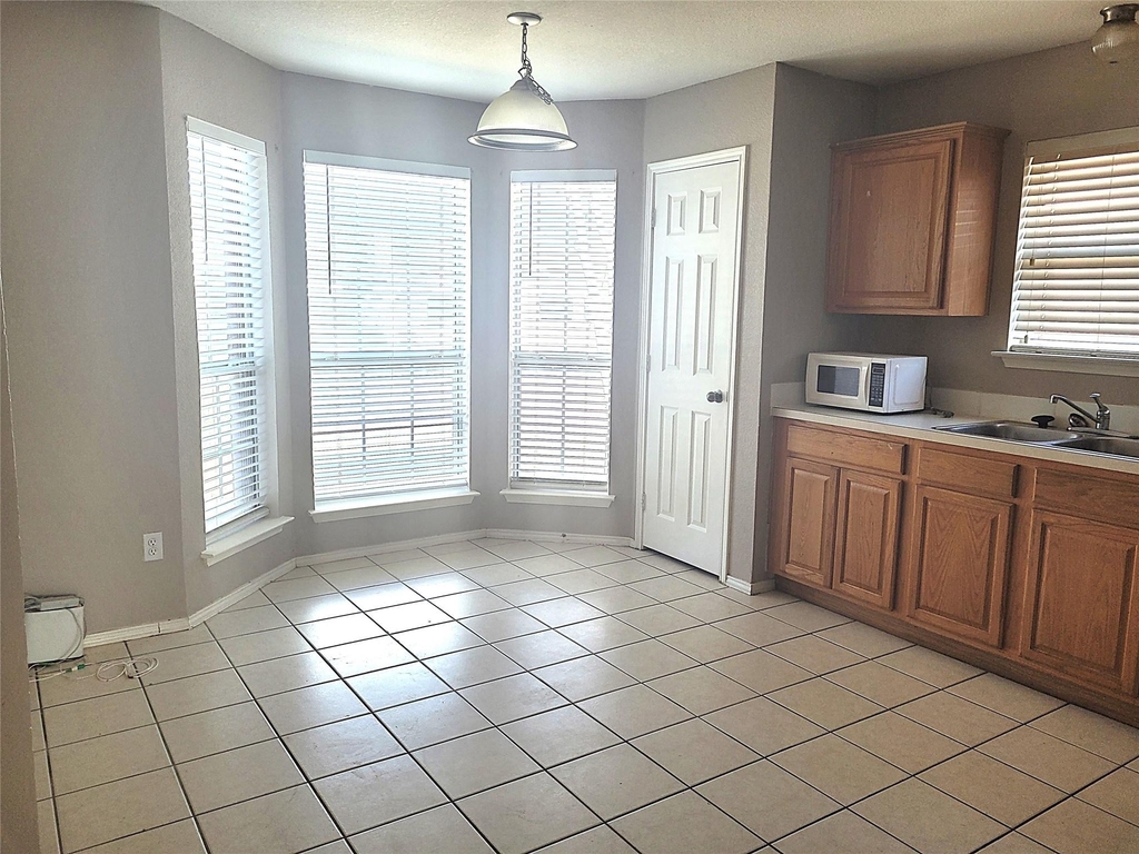 7545 Diamond Springs Trail - Photo 2