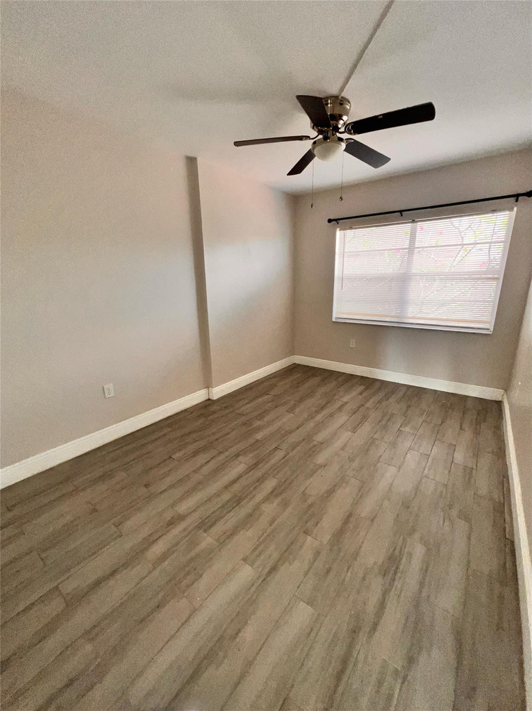 9050 Nw 28th Street - Photo 12