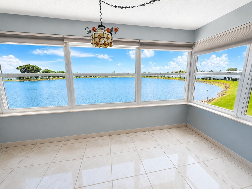 1114 Lake Terrace - Photo 1