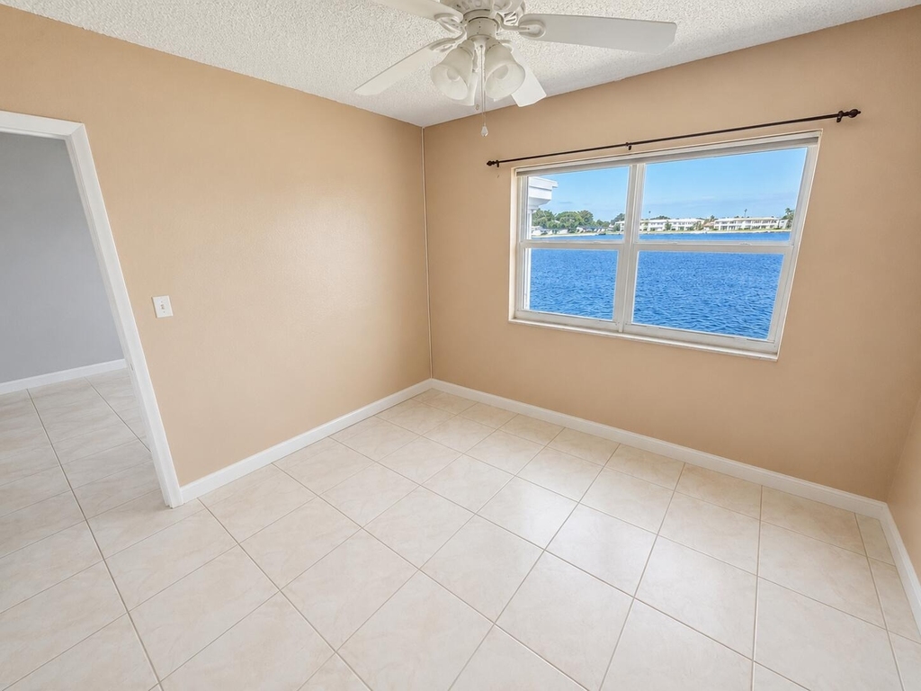 1114 Lake Terrace - Photo 7