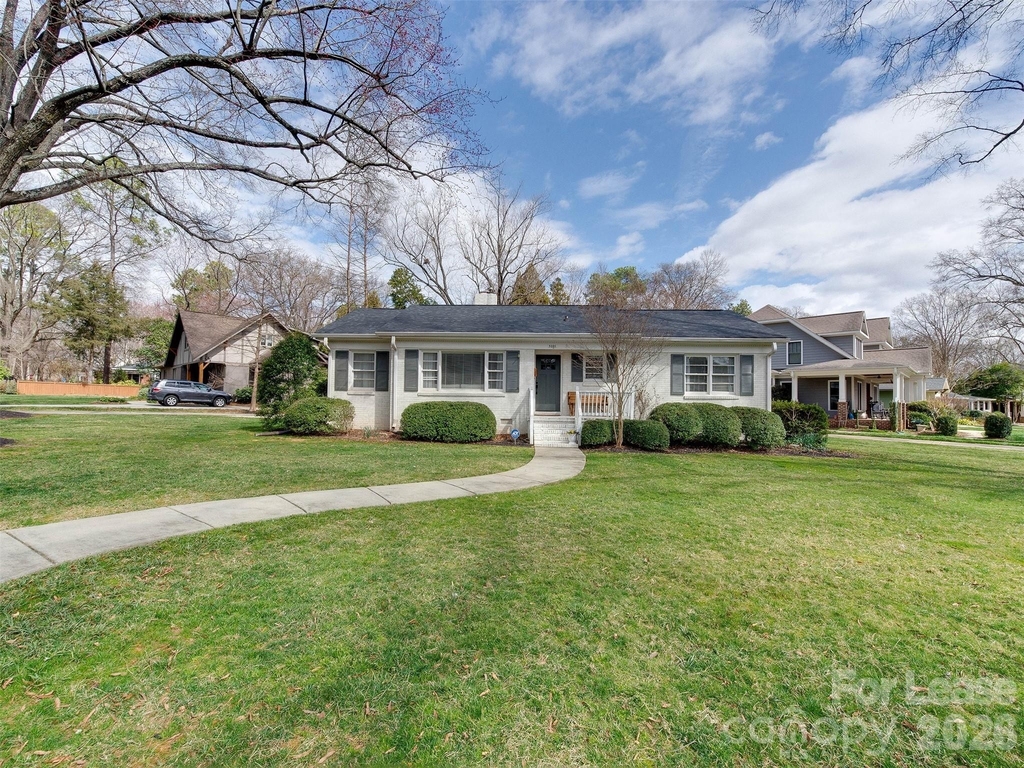 3221 Sunset Drive - Photo 1