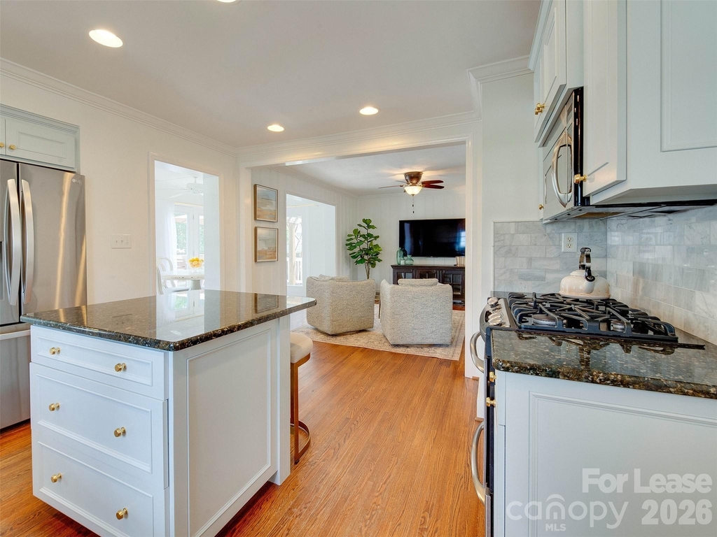 3221 Sunset Drive - Photo 18