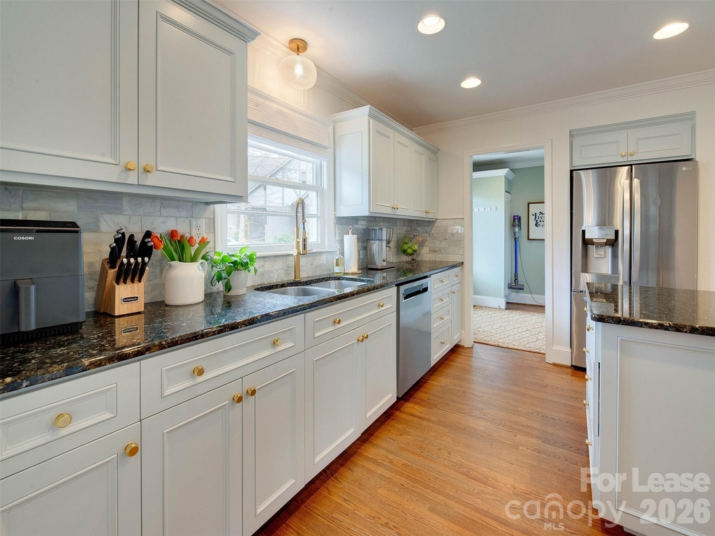 3221 Sunset Drive - Photo 12