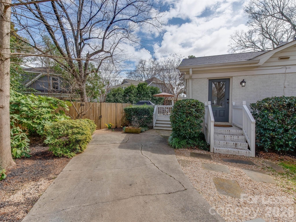3221 Sunset Drive - Photo 47