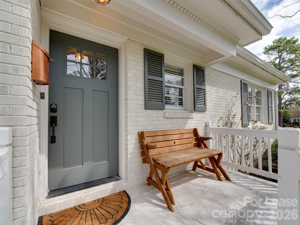 3221 Sunset Drive - Photo 2