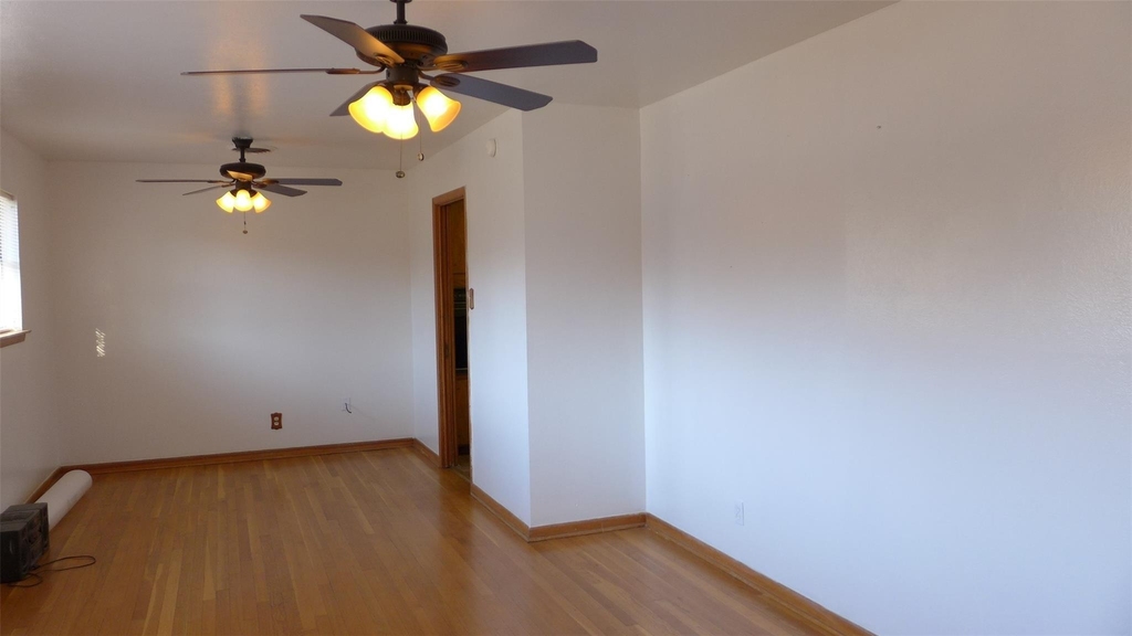 4208 Mccomas Road - Photo 7