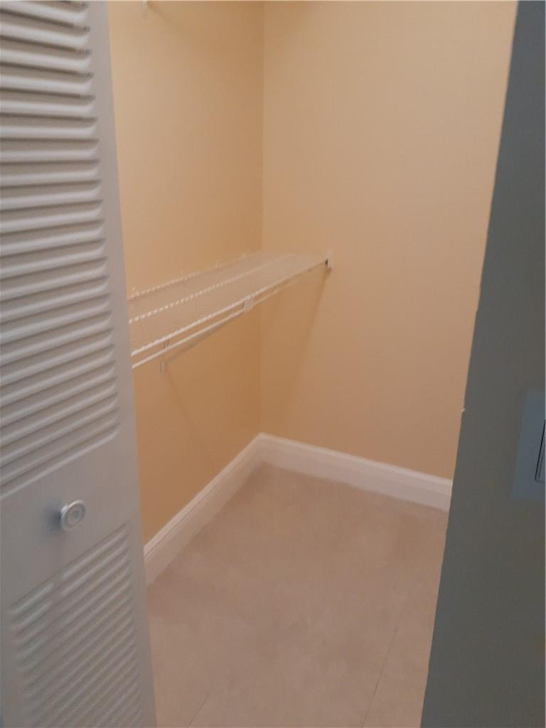 1247 Sw 46th Avenue - Photo 7