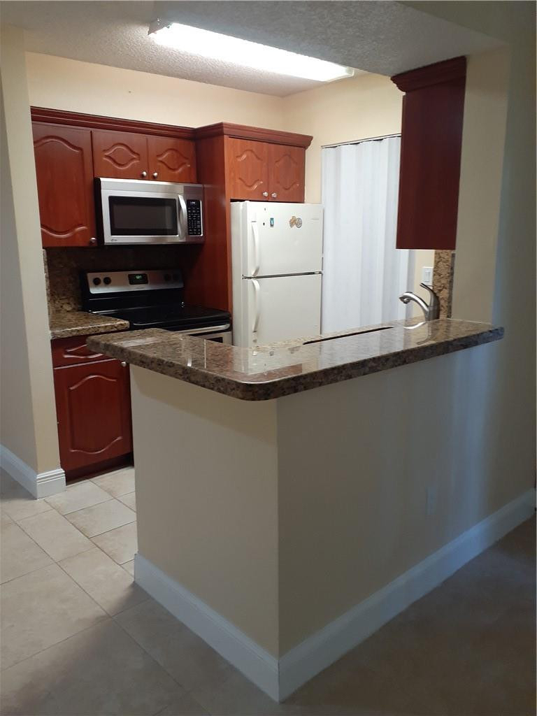 1247 Sw 46th Avenue - Photo 1