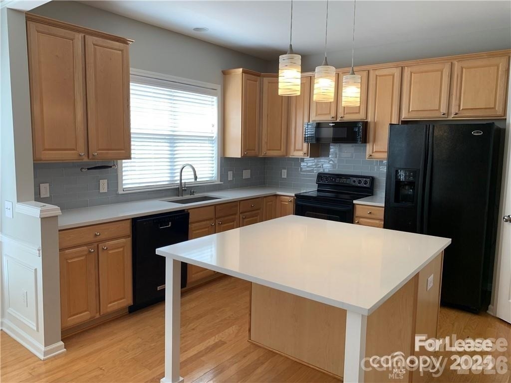 15262 Kessler Drive - Photo 1