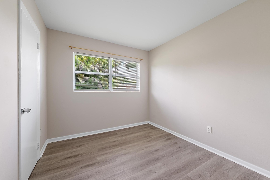 1297 Nw Charlie Green Drive - Photo 6