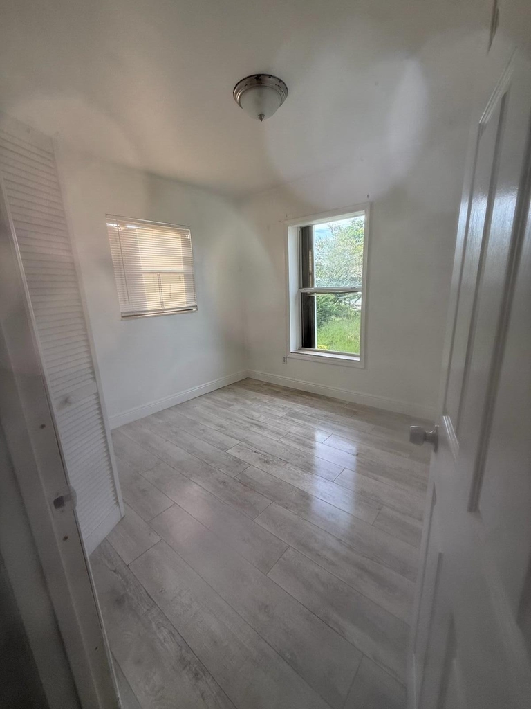 815 King Orange Drive - Photo 7