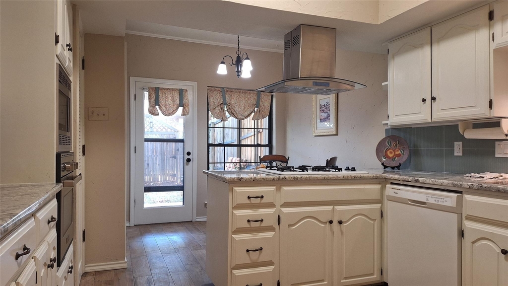 2022 Brookside Drive - Photo 7