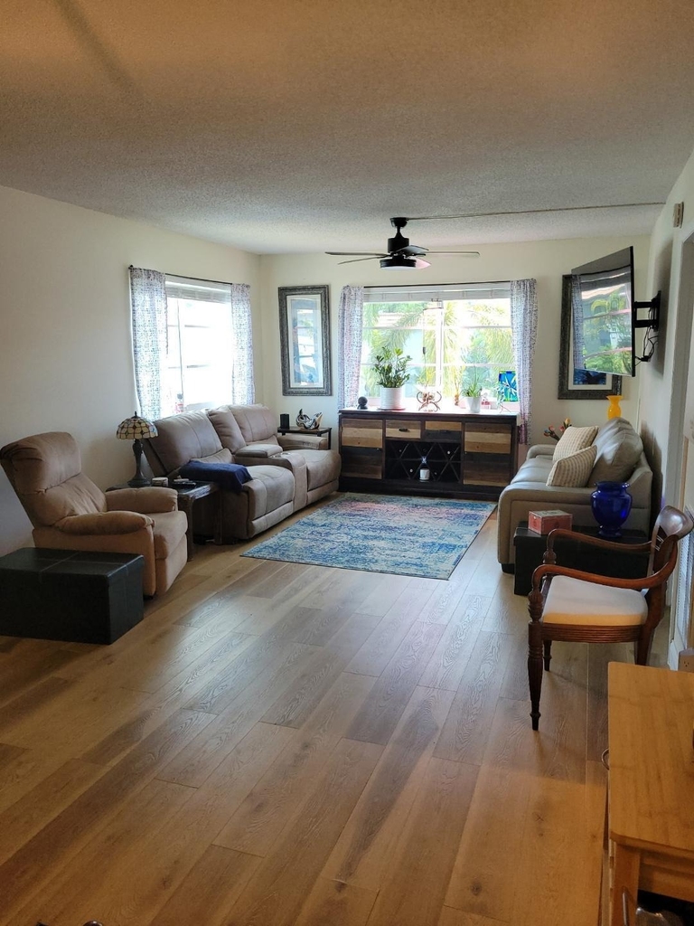669 W Oakland Park Boulevard W - Photo 2