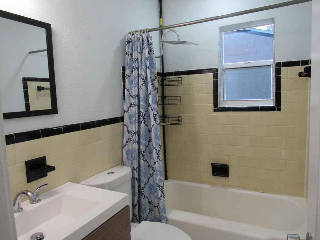 1011 N D Street - Photo 9