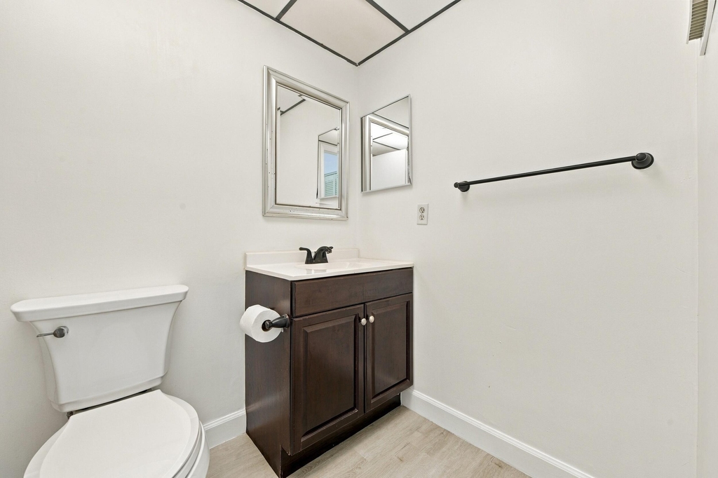 809 Flanders Q - Photo 17