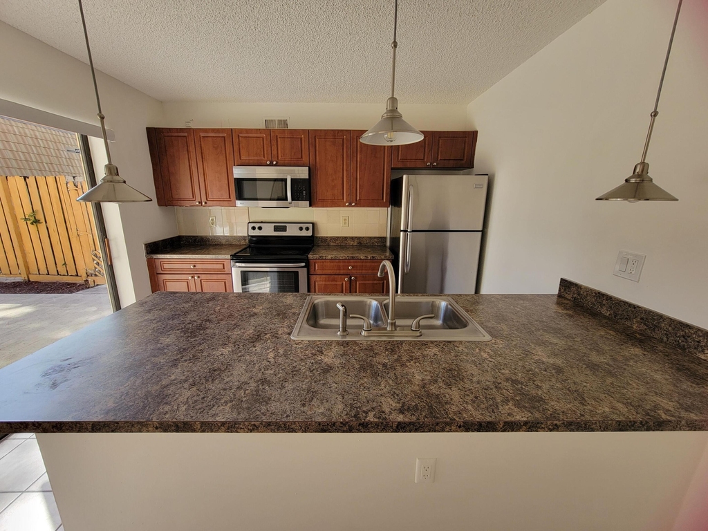 588 Green Springs Place - Photo 3