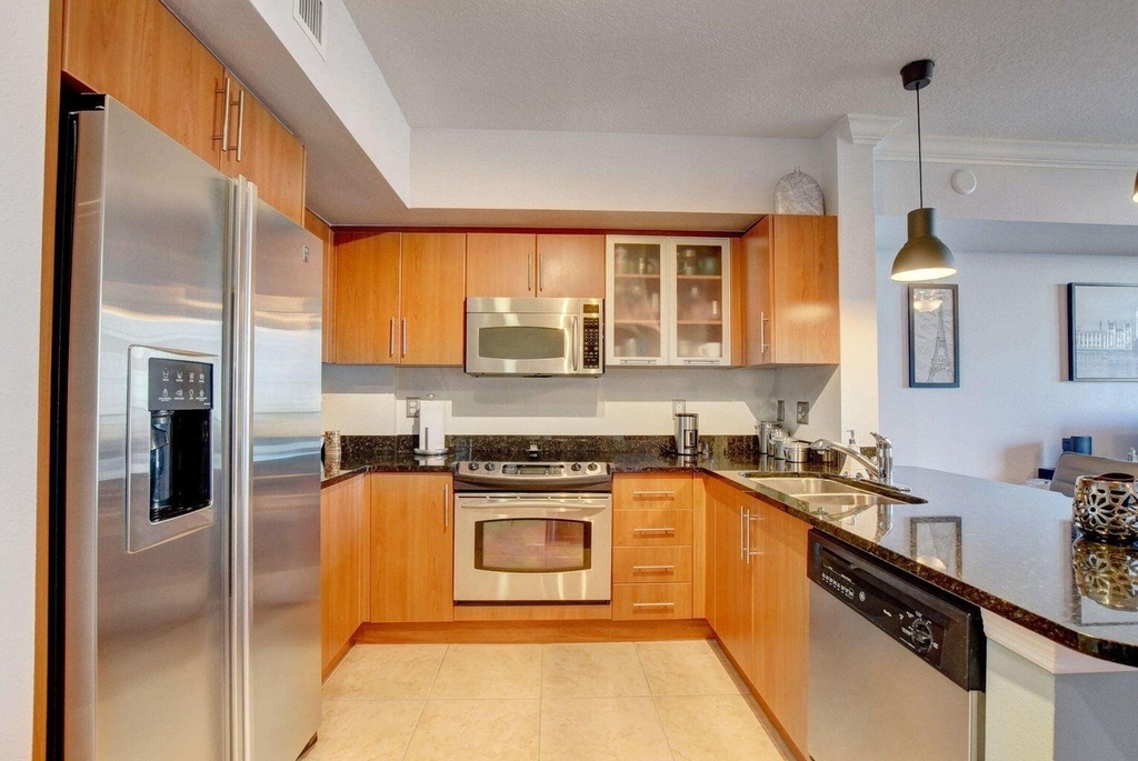 600 S Dixie Highway - Photo 2