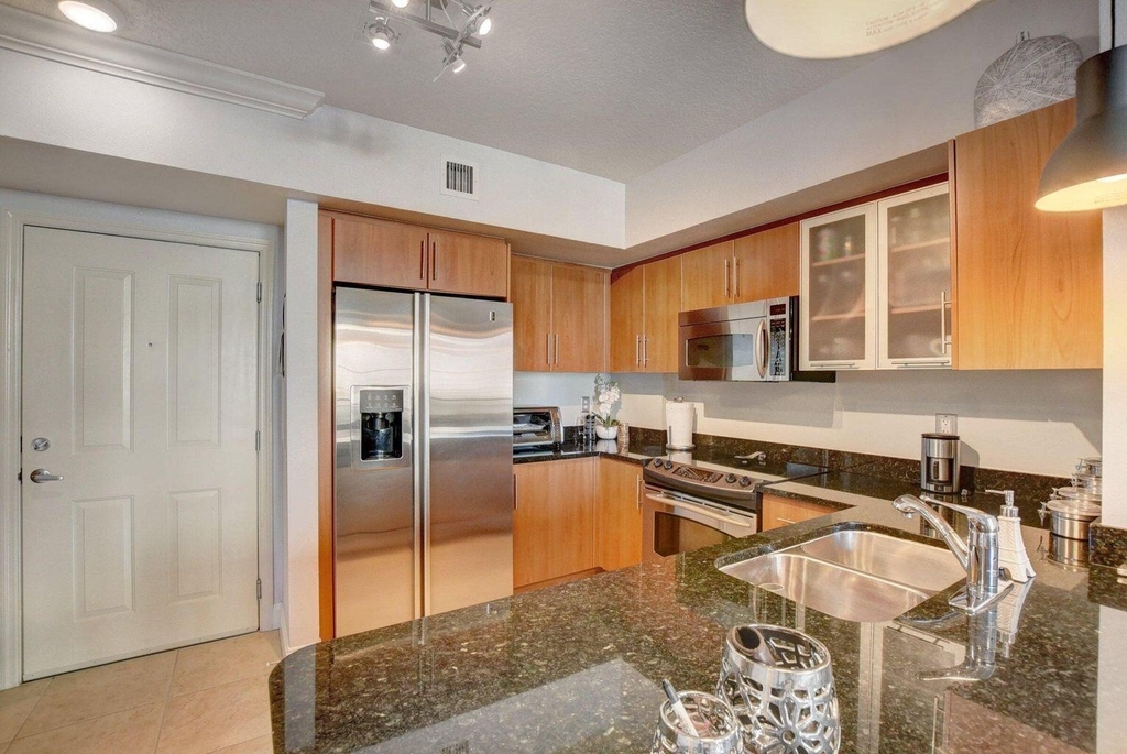 600 S Dixie Highway - Photo 4