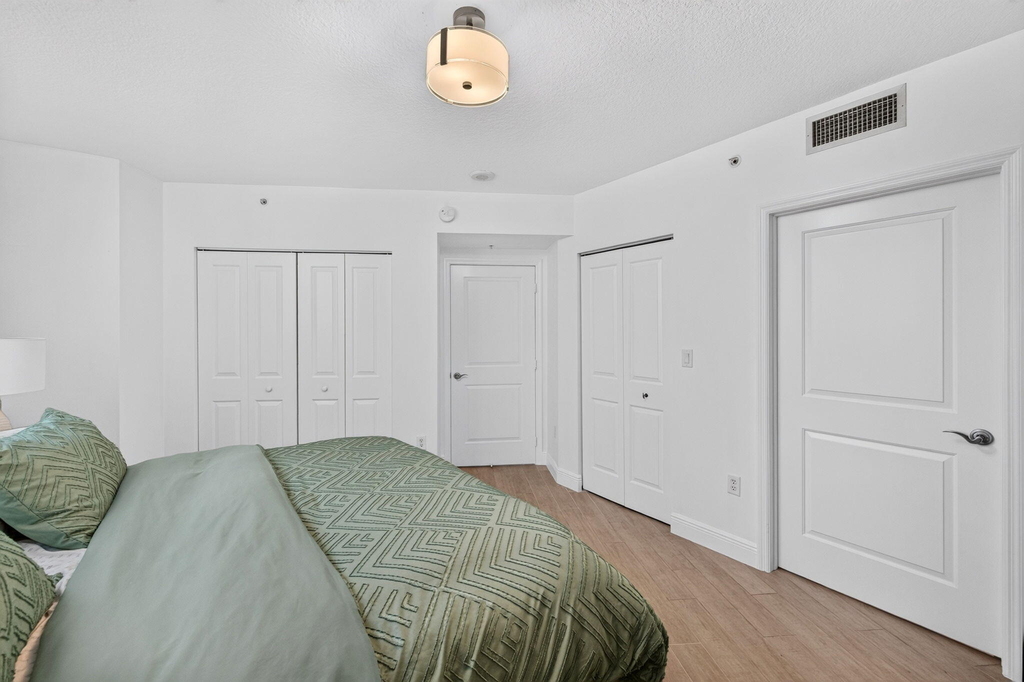 347 N New River Drive E - Photo 38