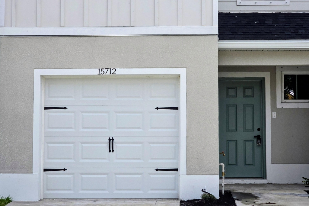 15712 Sw Seasons Street - Photo 2