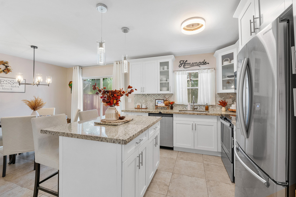 10961 Nw 12th Drive - Photo 10