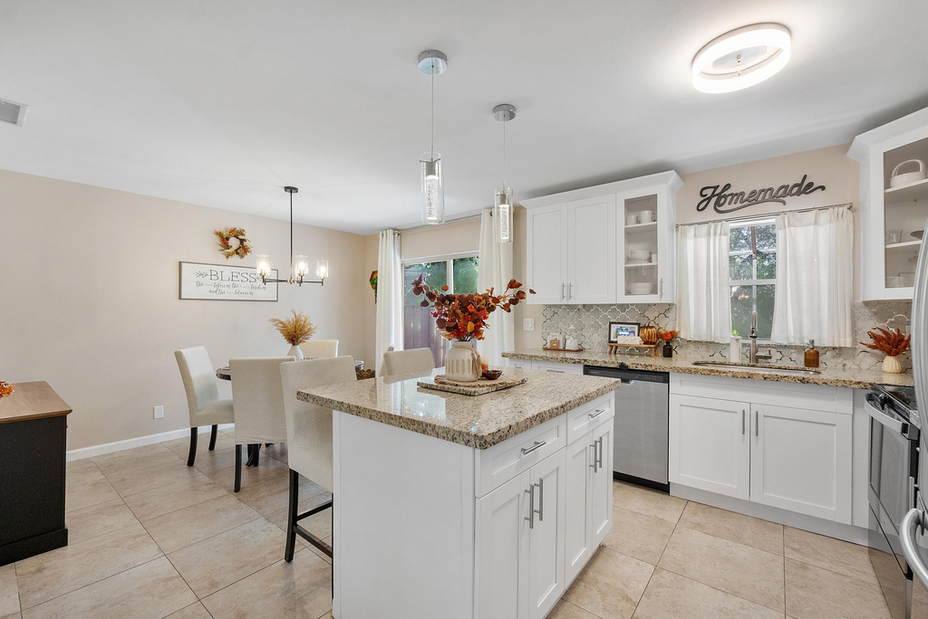 10961 Nw 12th Drive - Photo 9