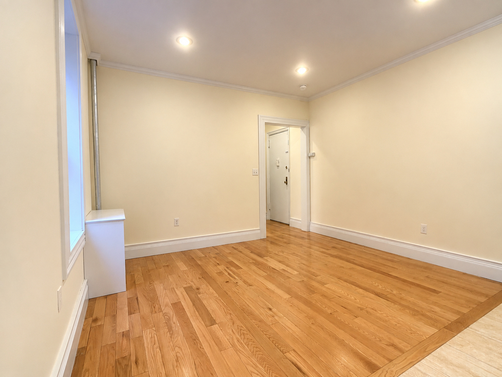 West 152nd Street - Photo 4